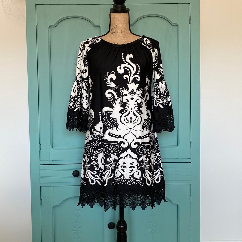 NWT. White Mark Dress. Lace Details at Sleeves and Hem